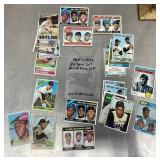 Group of vintage 1965-1973 baseball cards