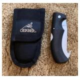 Gerber gut hook folding knife