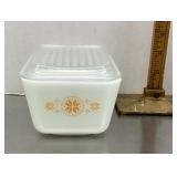 Pyrex "Town & Country" refrigerator dish with lid