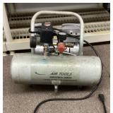 Air compressor --works