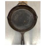 Lodge cast iron skillet