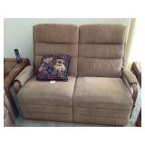 2-seater La-Z-Boy reclining love seat