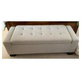 End-of-bed bench with storage