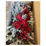 NEW cordless pre-lit red & white Christmas swag