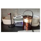 Cleanup kitchen counter lot with ice bucket