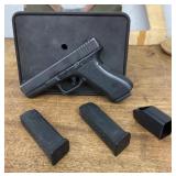 Glock .22 40 cal pistol