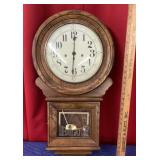 Regulator key-wind clock in oak case