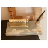 Desktop perpetual calendar on onyx base