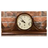 Howard Miller mantle clock with key