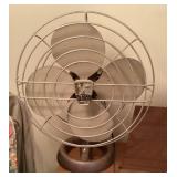 Vintage Emerson electric table fan --works