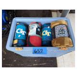 Lot - Collegiate Fleece Throws and Gloves