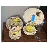 Lot - Red Wing Chine Lotus set (37) Pieces