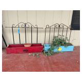Lot - (2) Wall Hanger Planters