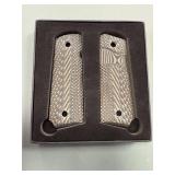 1911 Grips