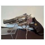 Smith & Wesson 19-4 357 Mag Pistol