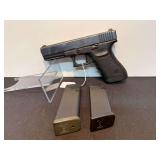 Glock 21 45AUTO Pistol with Extra Magazine