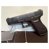 Glock 21 45AUTO Pistol with Extra Magazine