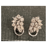 18k White Gold Diamond Cluster Earrings