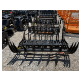 2026 GIYI Unused CLG72 Skidsteer Curved Log Grabber