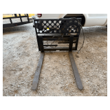 Skidsteer Hydraulic Side Shift Fork Attachment
