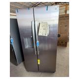 GE Side-by-Side Refrigerator with Water and Ice Dispenser Model GSS28HYYBHFSFD483165
