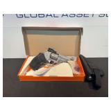 Taurus 627 Tracker 357 Magnum 7-Shot, Matte Stainless Finish, 4in Ported Barrel with Revolver with Holster and Box