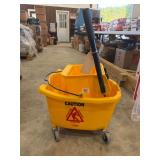 Rubbermaid #24 Large Commercial Loop Ended Cotton Mop Kit