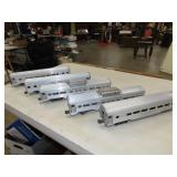 5 Vintage Lionel Aluminum O-Gauge Train Cars