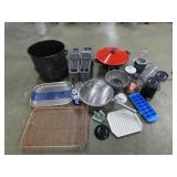 Lot of Kitchen Items