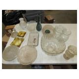 Table Lot of Glassware