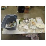 Table Lot of Glassware