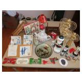 Table Lot of Christmas & Glassware