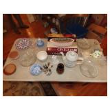 Table Lot of Glassware
