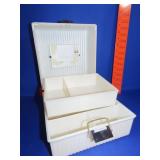 Vintage Sassaby Cosmetic Box