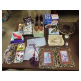 Table Lot Household Decor