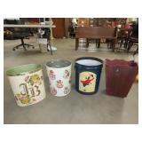 4 Trash Cans / Buckets