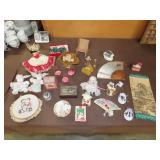 Table Lot of Miniatures