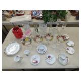 Table Lot of Glassware