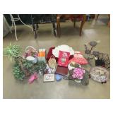 Lot w/ Flowers, Decor & Household