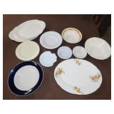 Table Lot of Glassware