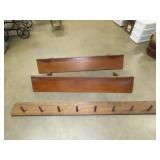 2 Wood Shelfs & Coat Rack
