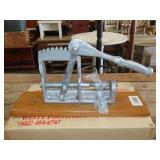 Duke Lever Action Cracker