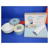 2 Vintage Lady Remington Shavers