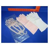 2 Pair of Ladies Gloves