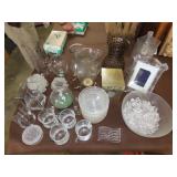Table Lot of Glassware