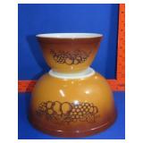 2 Pyrex Old Orchard Mixing Bowls - 401 & 403