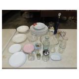 Table Lot of Glassware