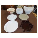 Lot of Serving Ware
