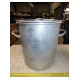 Ware Ever Aluminum 10 Gallon Pot - US 1941