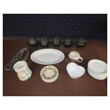 Table Lot of Glassware